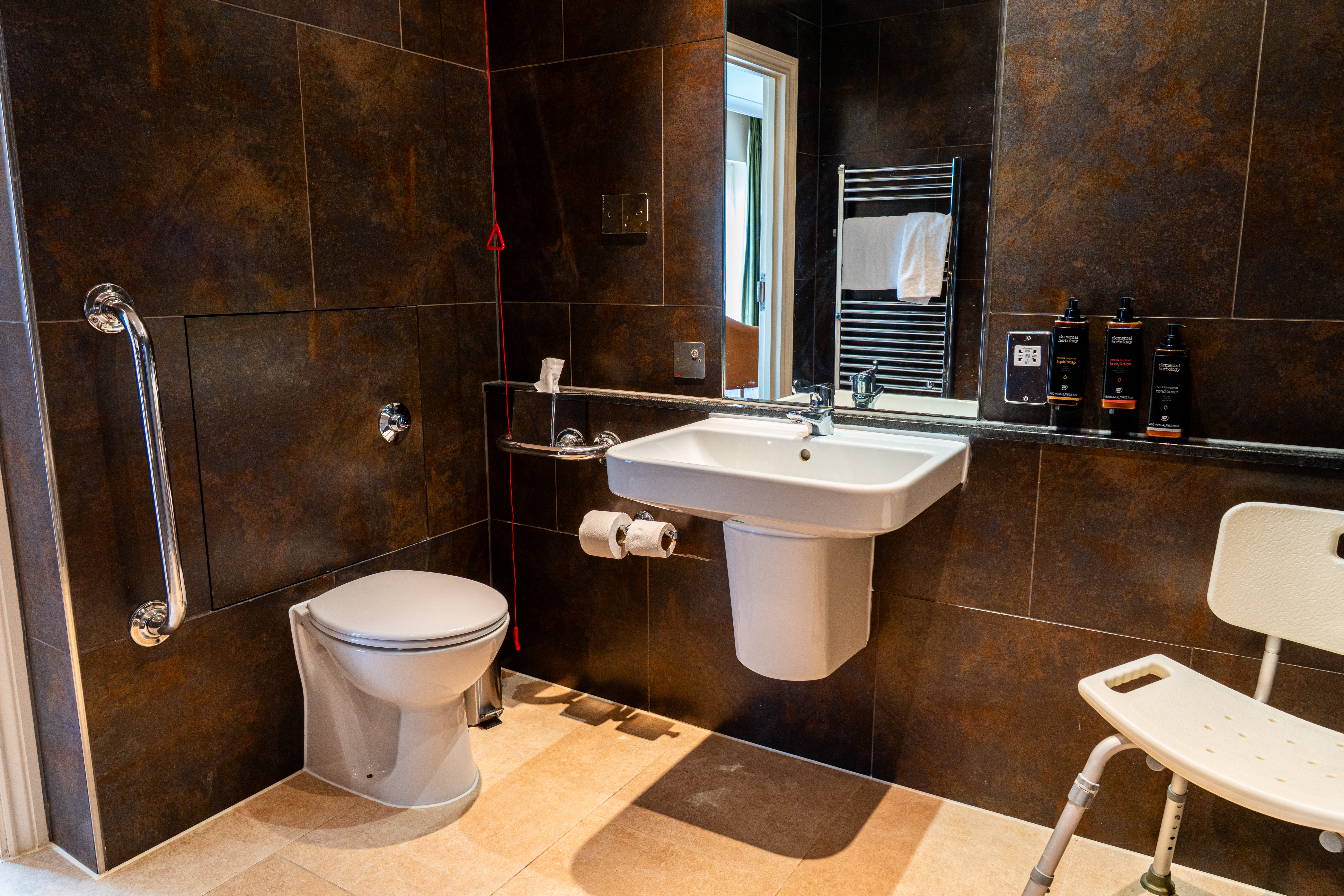 Accessible En-suite 1